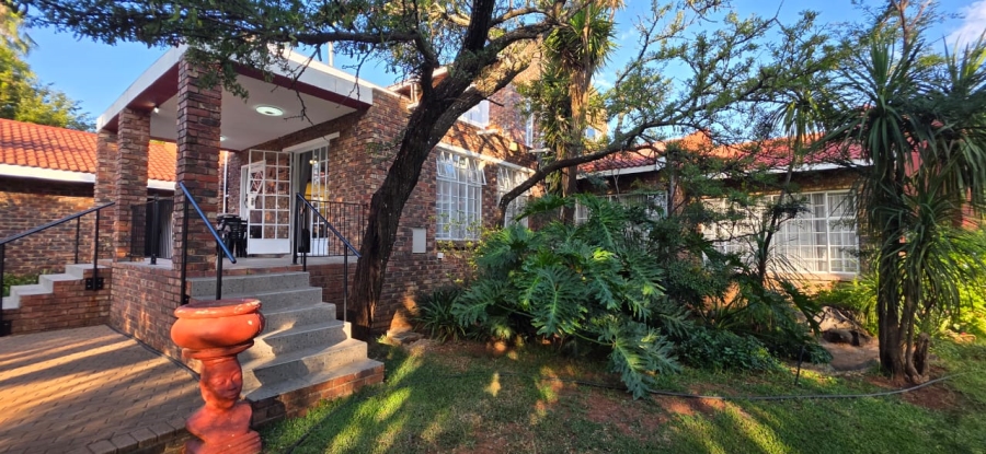 5 Bedroom Property for Sale in Wilkoppies North West
